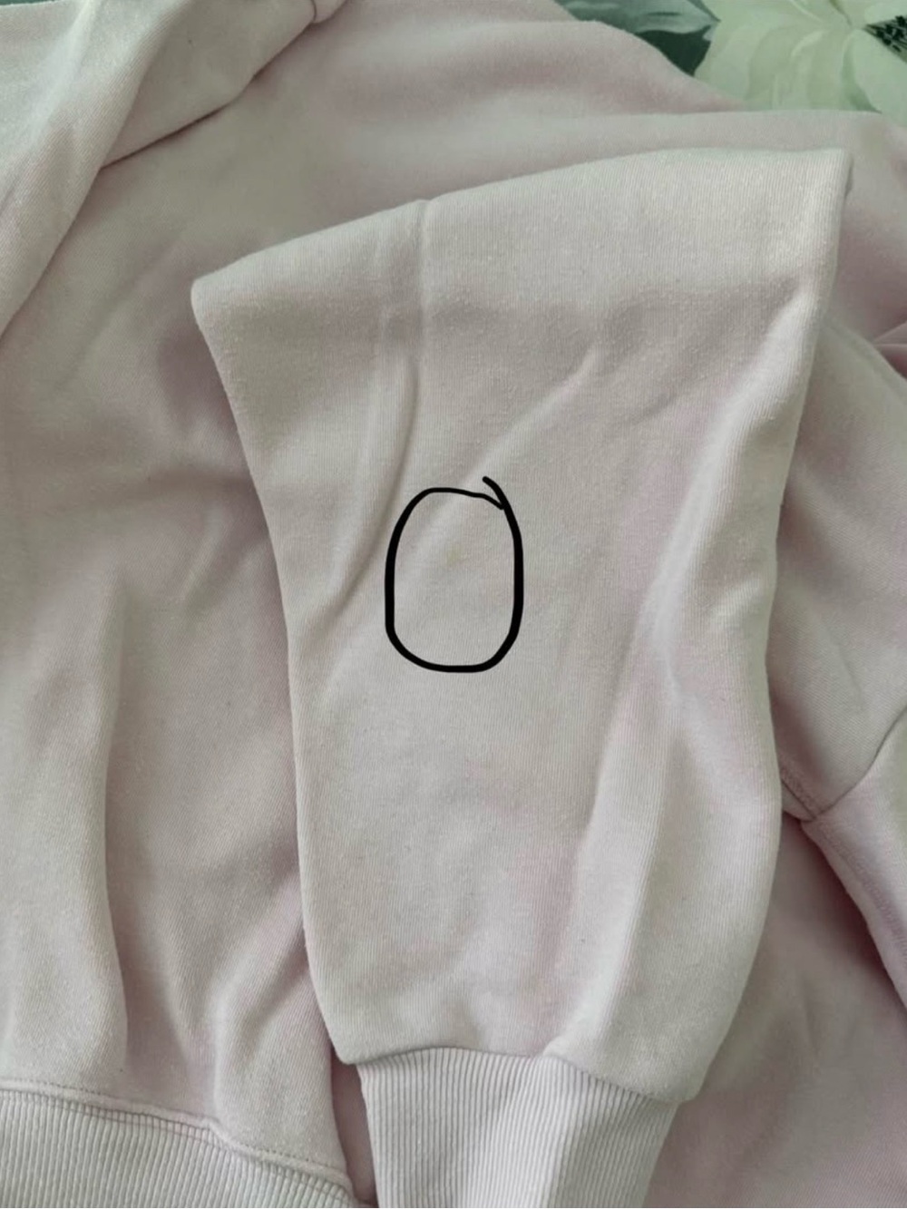 SKIMS Cotton Fleece Classic Hoodie (Cherry Blossom) - Picture 5 of 6